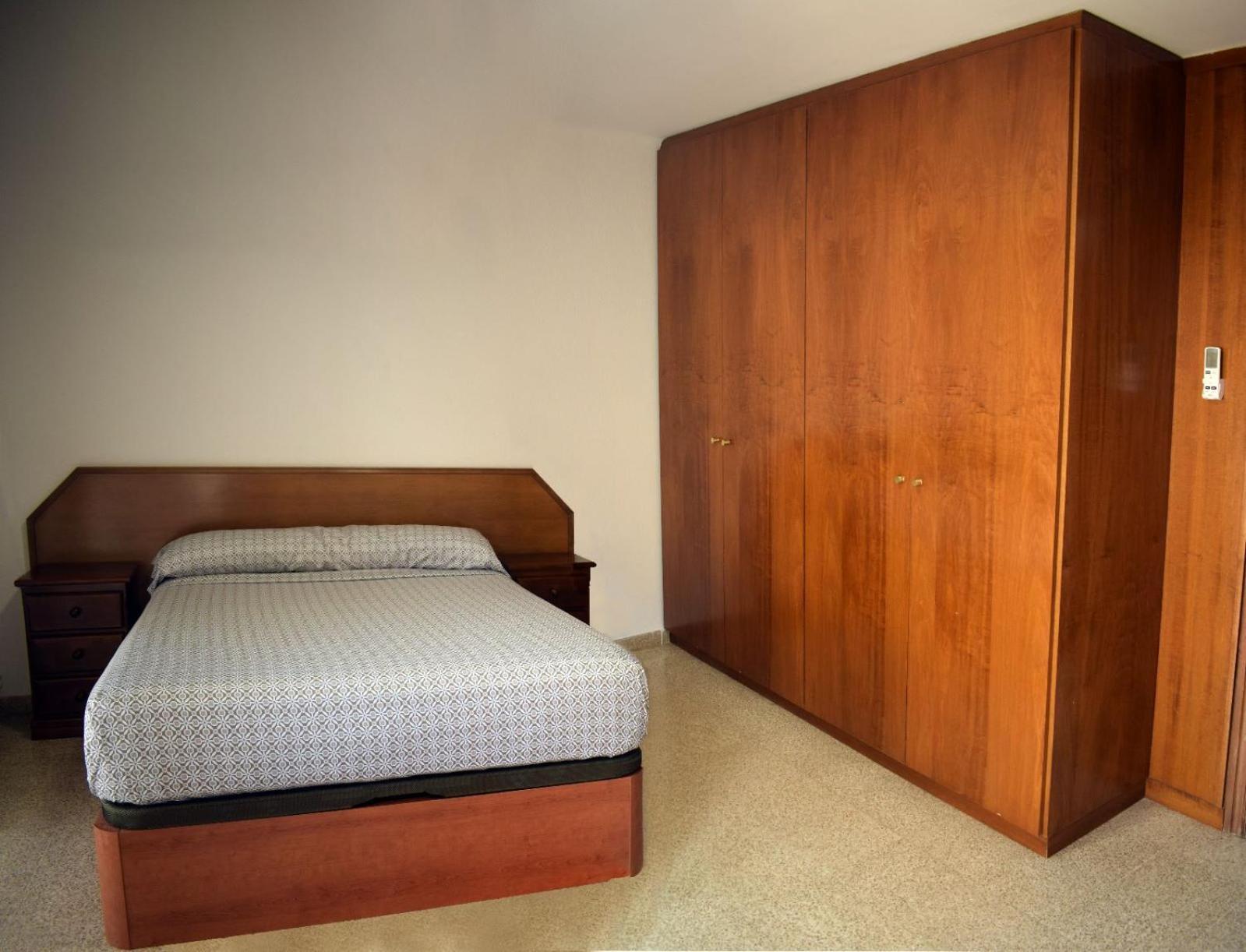 Apartamentos Atlas Terrassa IV エクステリア 写真