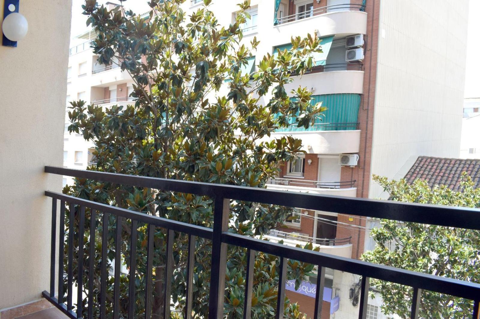 Apartamentos Atlas Terrassa IV エクステリア 写真